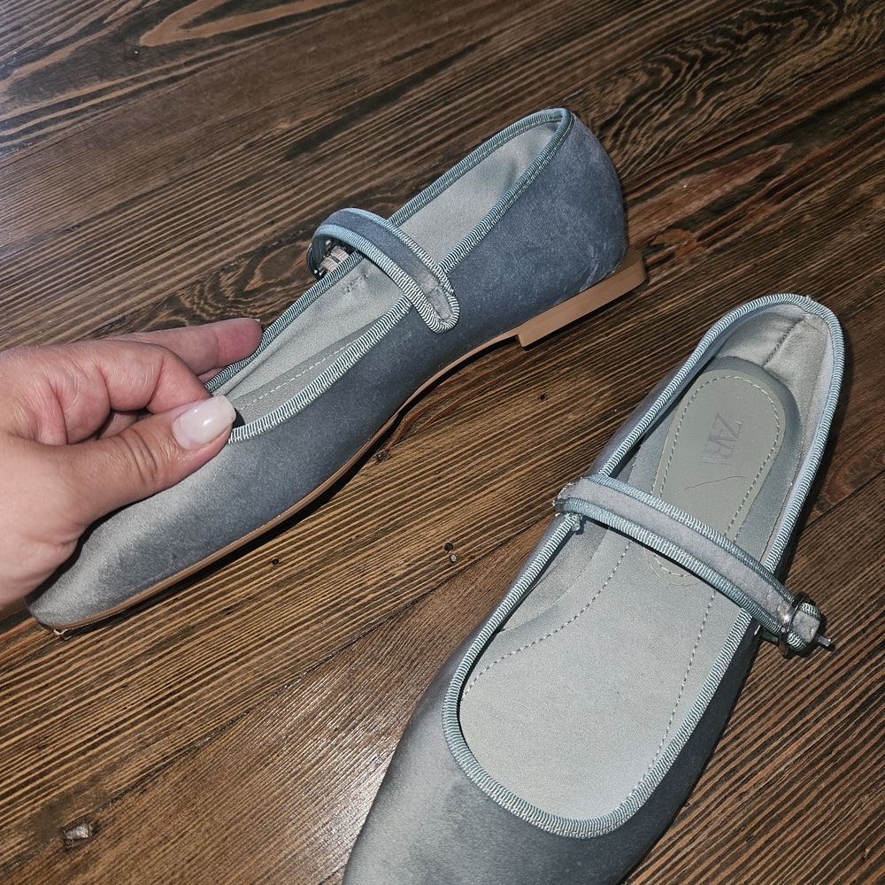 Zara Women's Gray Mary Jane Flats